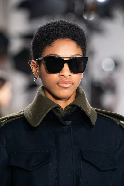 Look 49